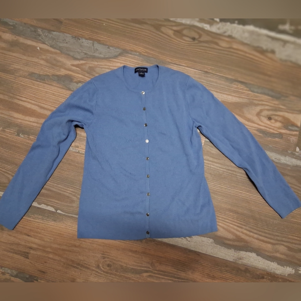 Ann Taylor Blue Sweater Preowned, Size Small